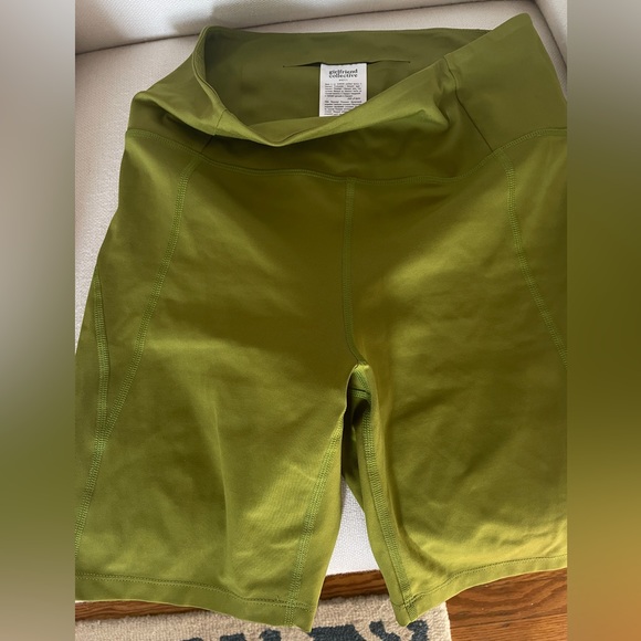 SOLD Girlfriend Collective High Rise Bike Shorts. Great condition - Picture 2 of 7